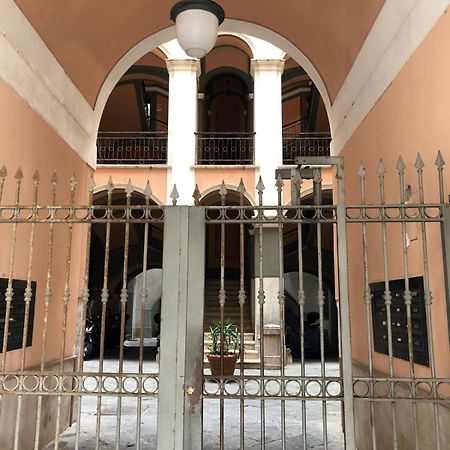 Bross Apartament Салерно Екстериор снимка
